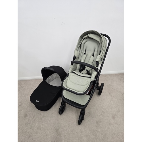 Britax Mini (inc. bassinet)
