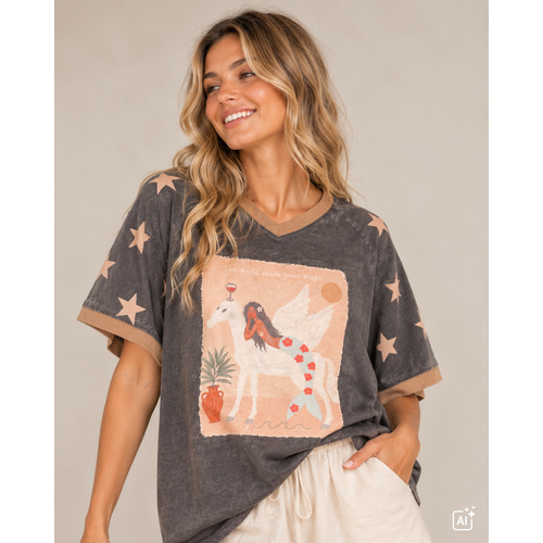Tee | The World Needs Your Magic | Black